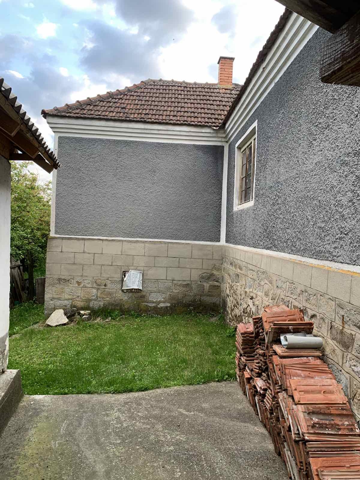 Dve kuce na prodaju-Bogovadja