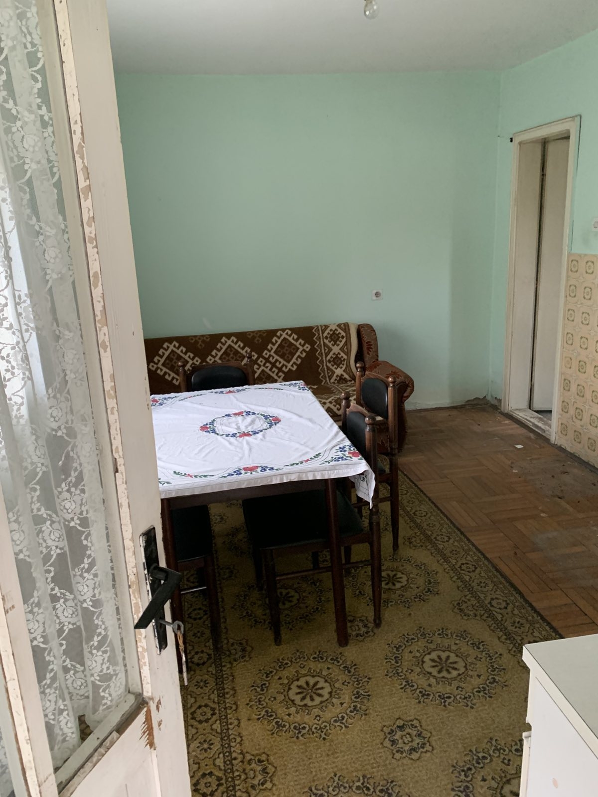 Dve kuce na prodaju-Bogovadja