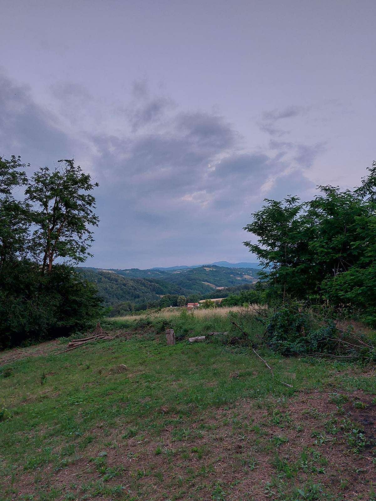 Prodajem kamenu kucu