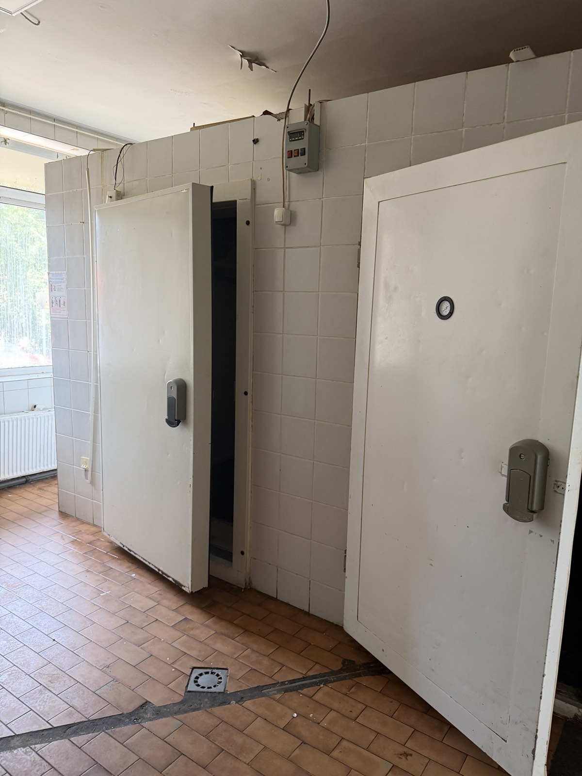 Izdajem lokal na Vidikovačkoj pijaci