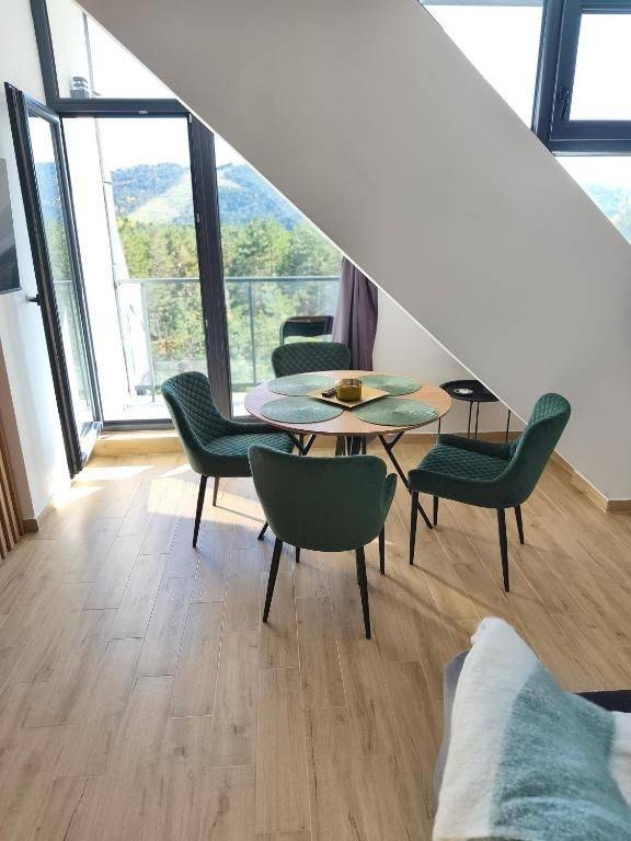 Prodaje se duplex apartman na Divcibarama