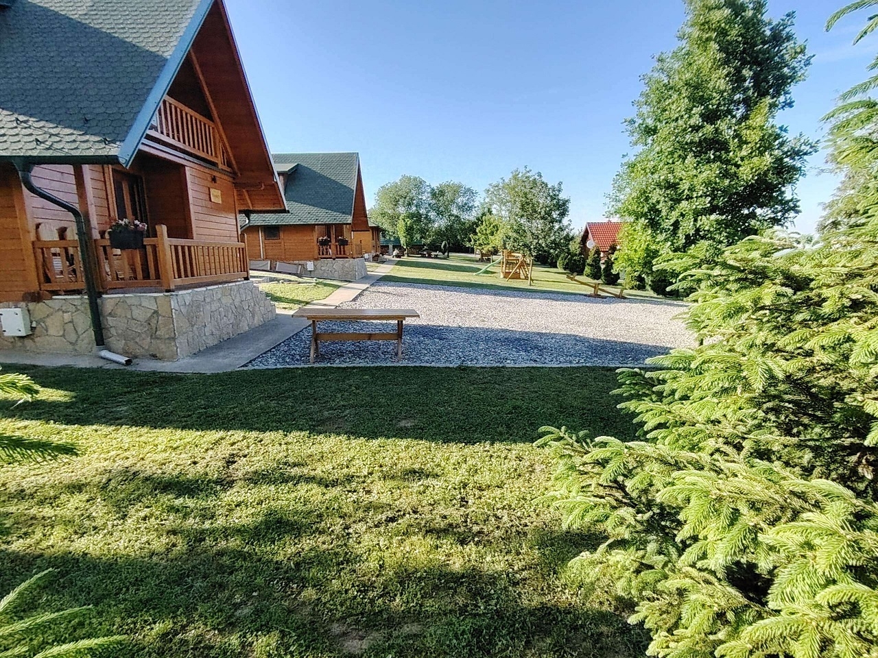 Turisticki kompleks na Fruskoj Gori