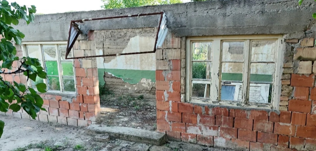 Plac Krcedin,put Janda 7700m2+materijal za gradnju