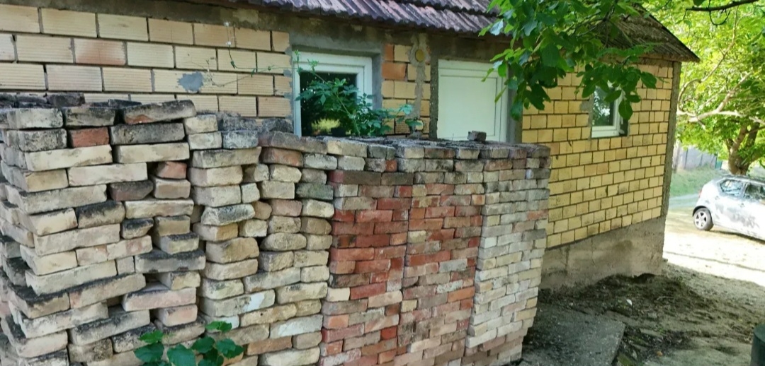 Plac Krcedin,put Janda 7700m2+materijal za gradnju