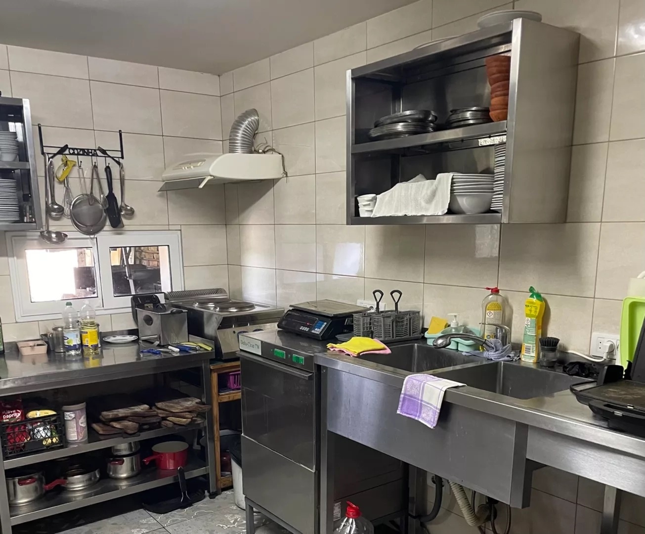 Prodaja restorana+sala za proslave+parking