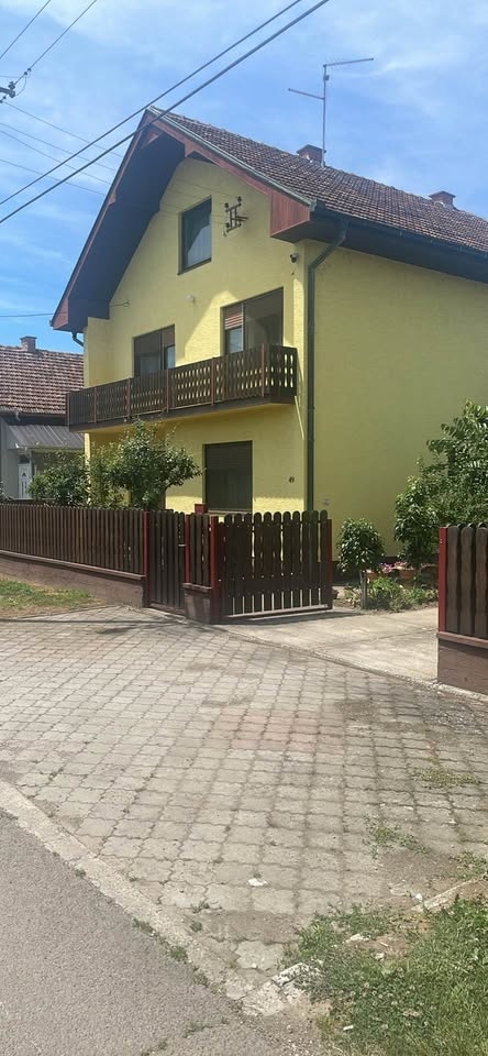 Kuća na prodaju Laćarak-Sremska Mitrovica