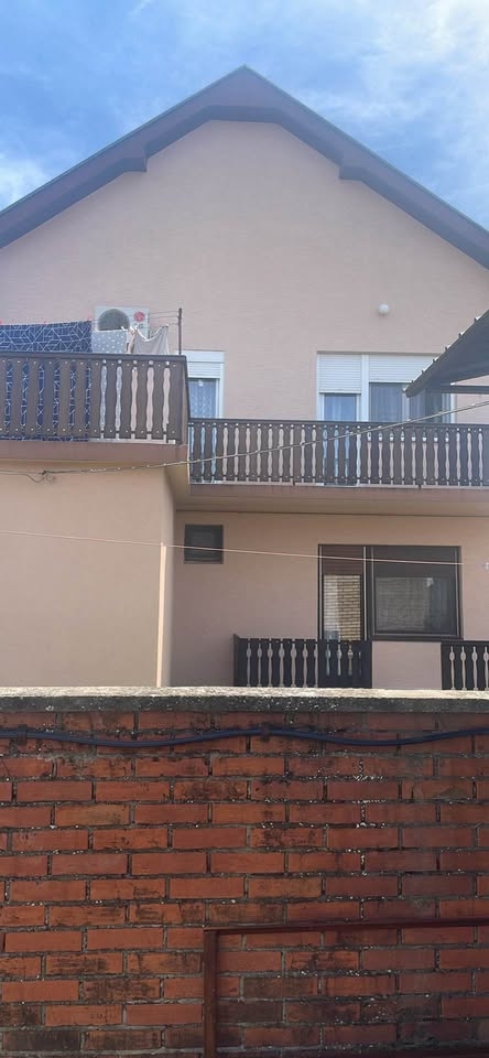 Kuća na prodaju Laćarak-Sremska Mitrovica