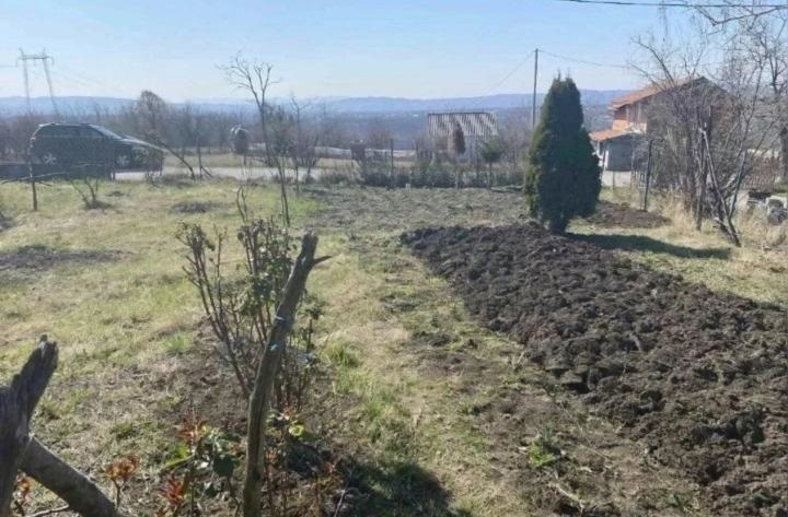 Plac top lokacija!Voda,struja,temelj,1/1