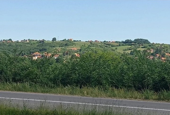 Plac top lokacija!Voda,struja,temelj,1/1