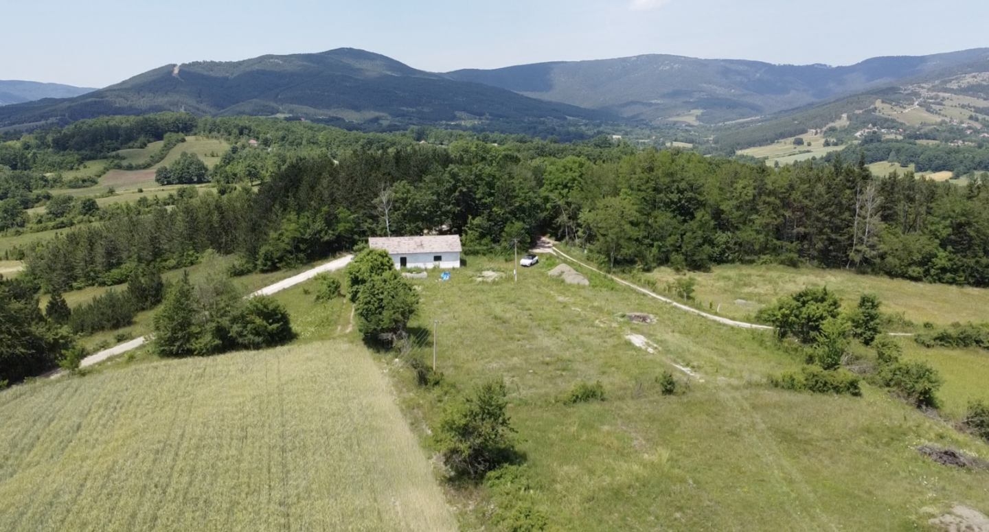 Plac na Divcibarama-selo Rosici