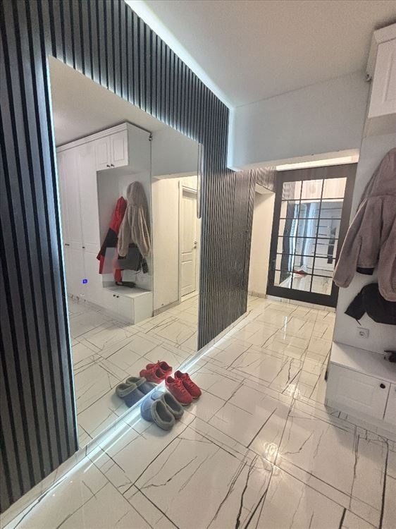 Palilula-Borca 220m2+75m2 na 6.5ari placa