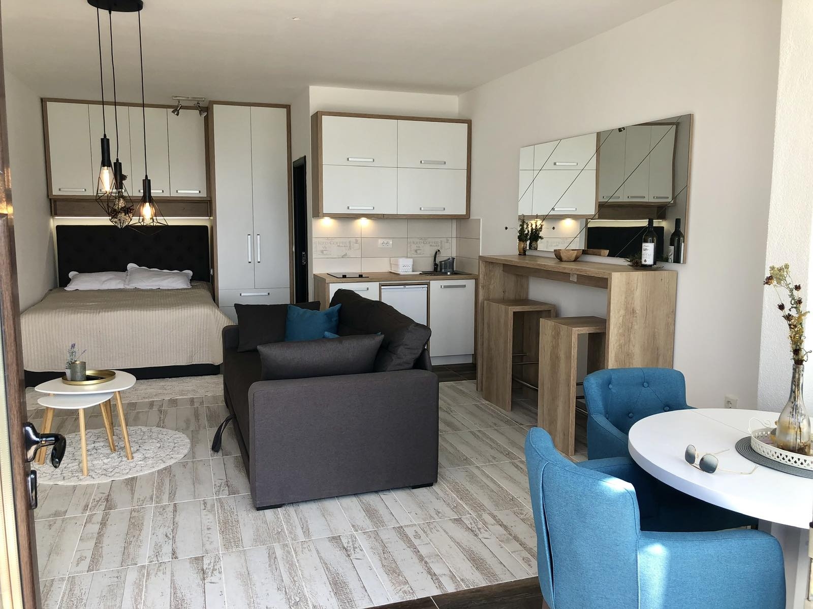 LUX apartman sa dvoristem i panoramskim pogledom