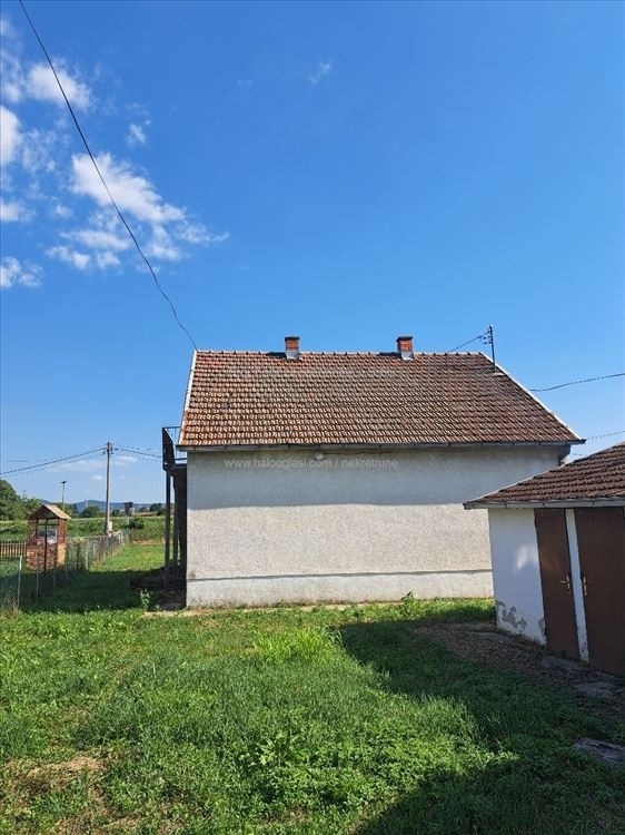 Na prodaju porodicna kuca u Sopicu-Lazarevac