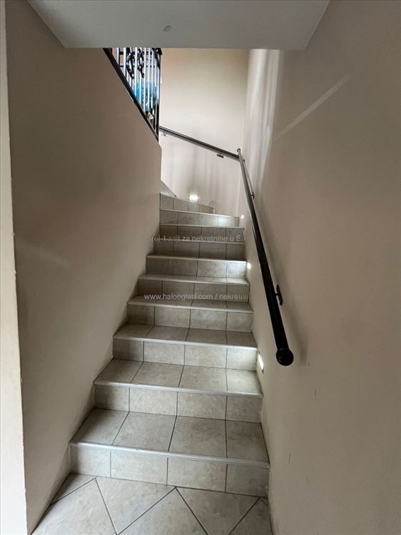 Prodajem kucu u Batajnici u lepom kraju