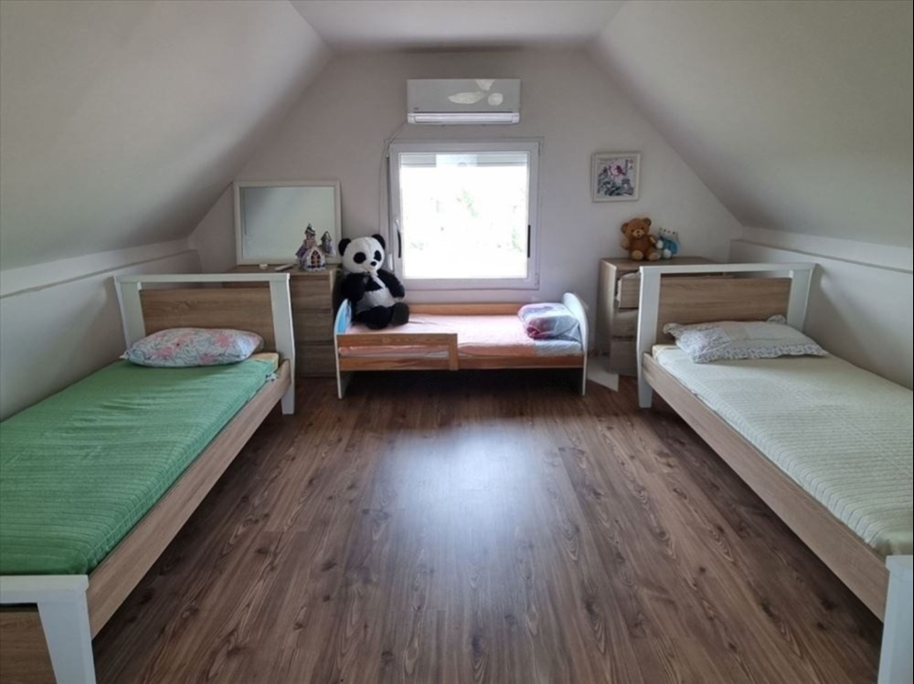 Vikendica Fruska Gora-Vizic 62m2,8.5ari placa