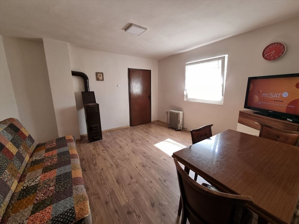 Vikendica Fruska Gora-Vizic 62m2,8.5ari placa