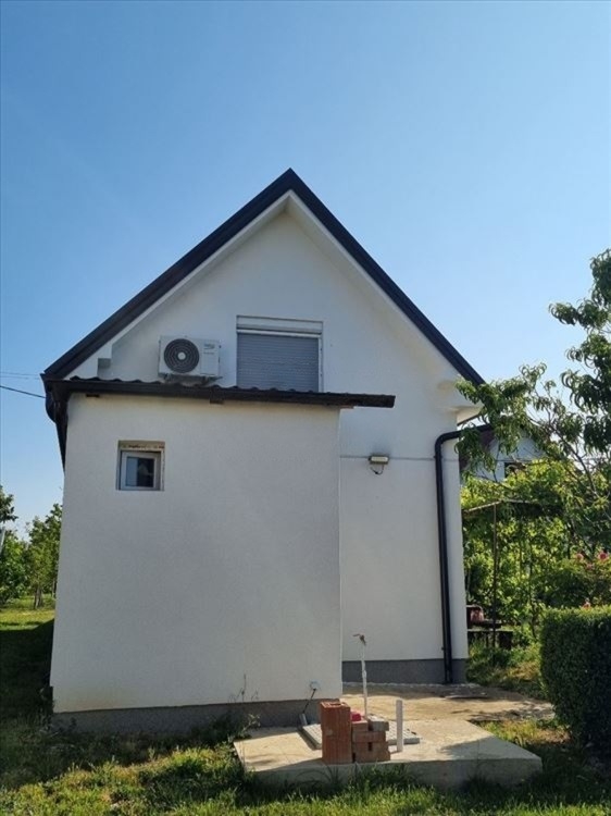 Vikendica Fruska Gora-Vizic 62m2,8.5ari placa