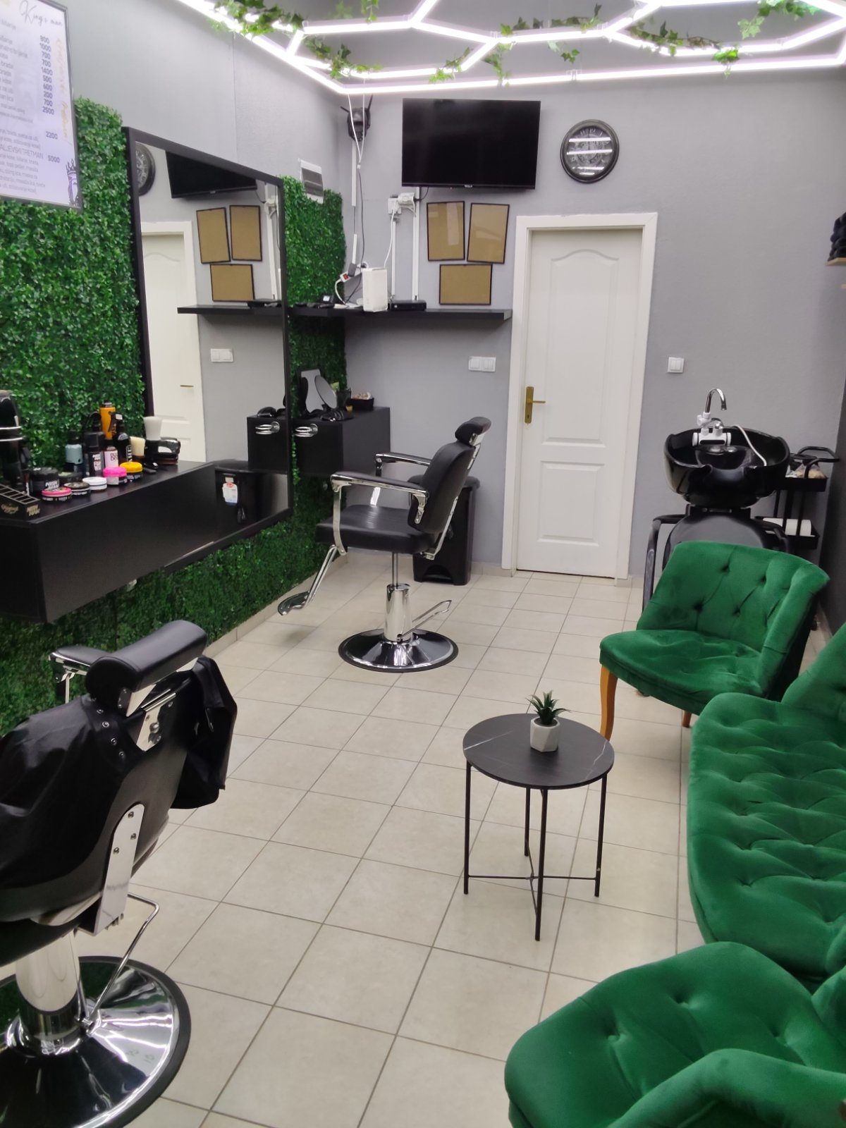 Izdajem frizerski salon u Novom Sadu