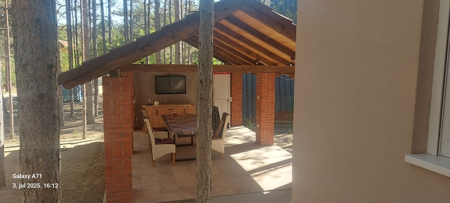 Prodaje se stambeni-vikend objekat u Vincima