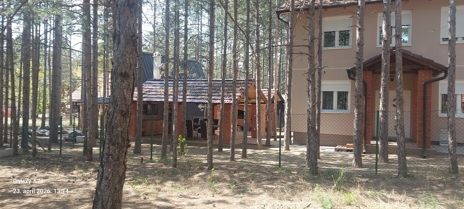 Prodaje se stambeni-vikend objekat u Vincima