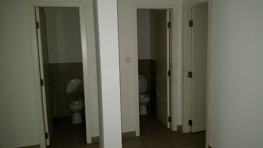 Lokal 81m2 u centru Grocke-pesacka zona