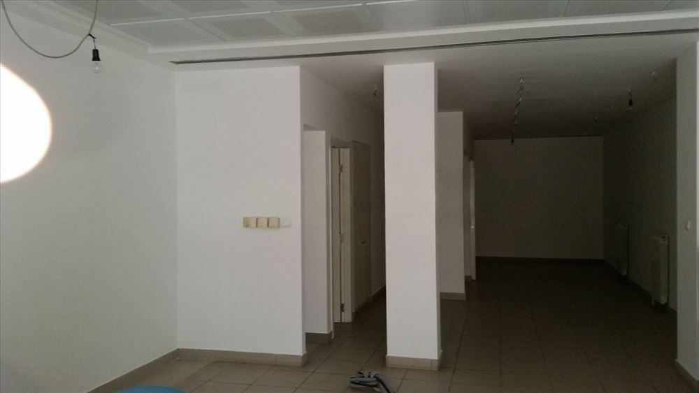 Lokal 81m2 u centru Grocke-pesacka zona