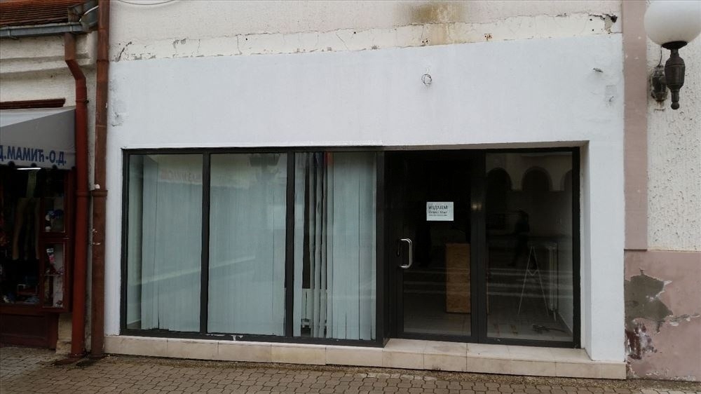 Lokal 81m2 u centru Grocke-pesacka zona