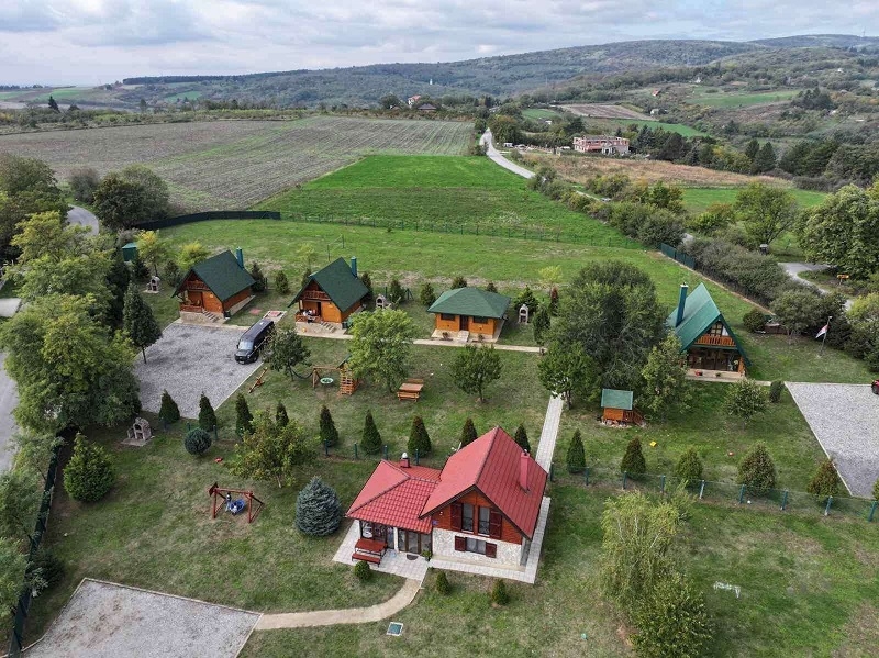 Turisticki kompleks na Fruskoj Gori