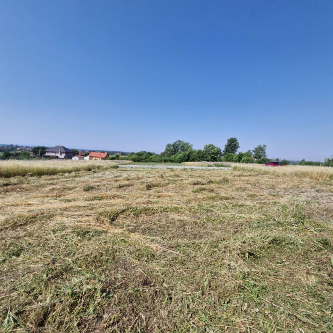 Barajevo-gradjevinski plac 5 ari