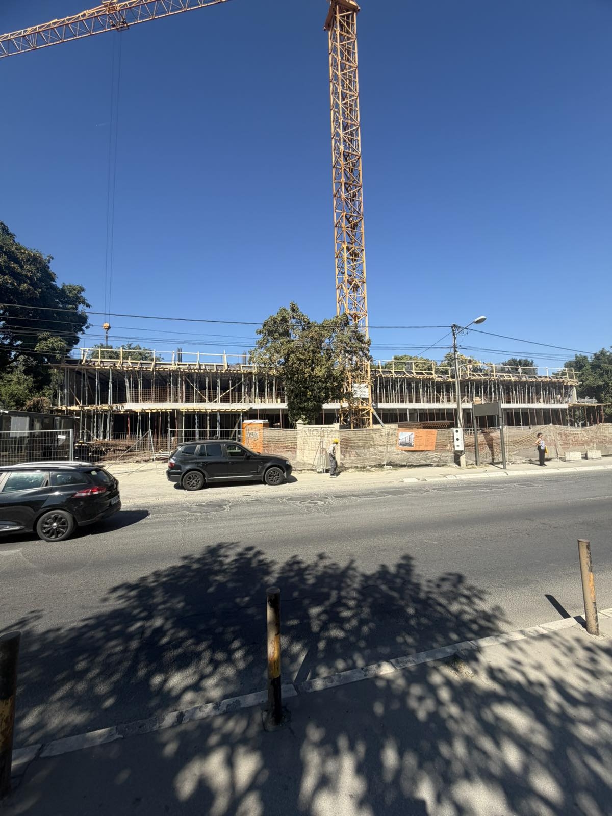 Prodaja vise garaznih mesta