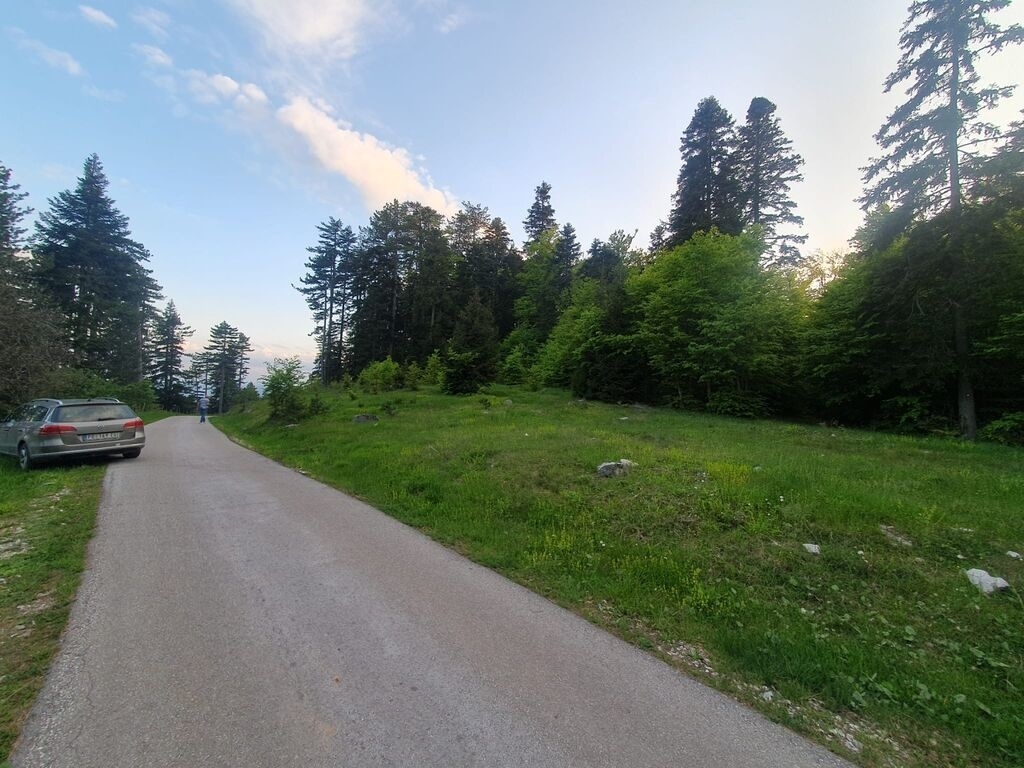 Na prodaju plac na Zlatiboru
