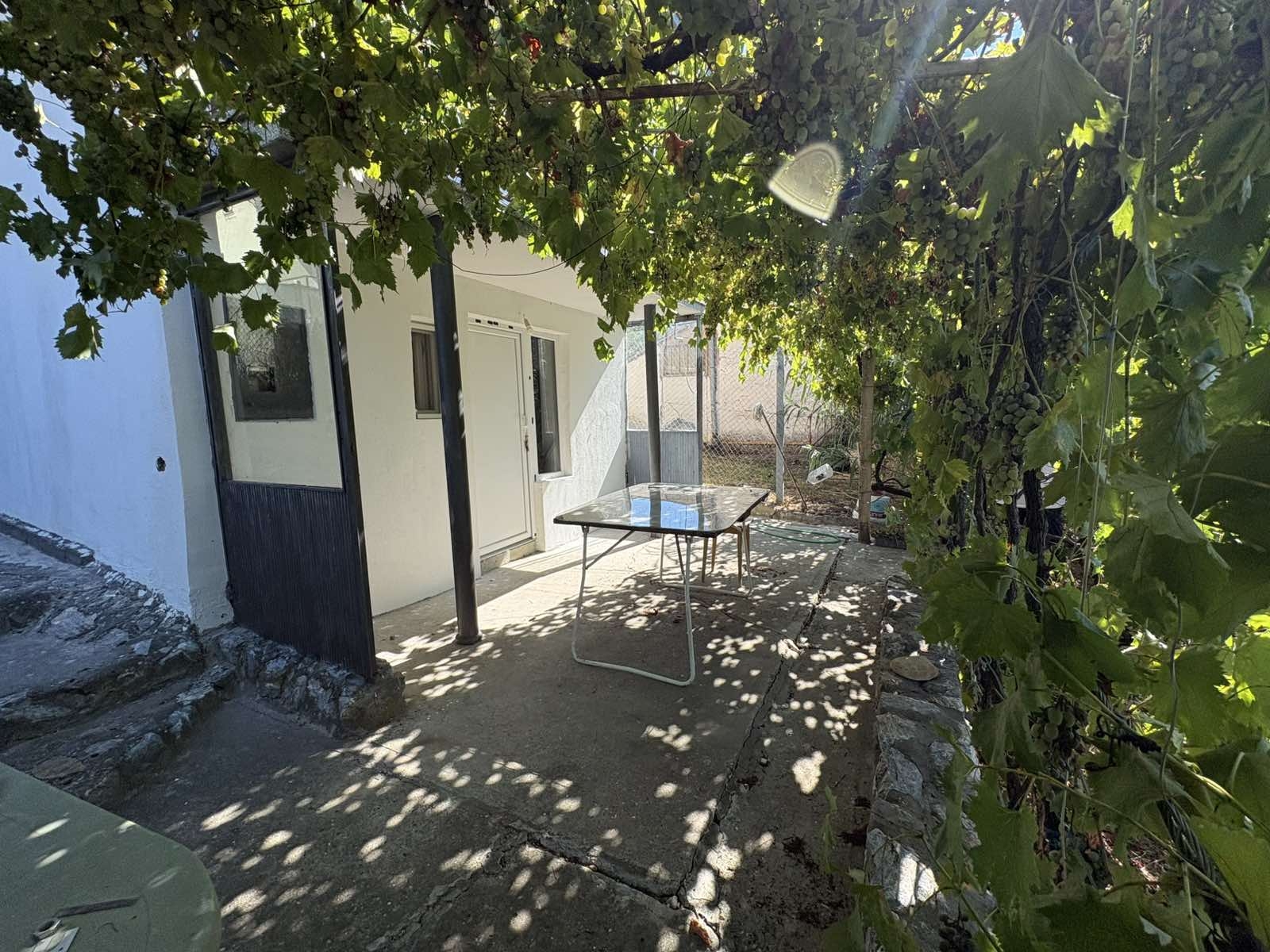 Vikend kuća 55m2,uknjižena,na 10ari placa