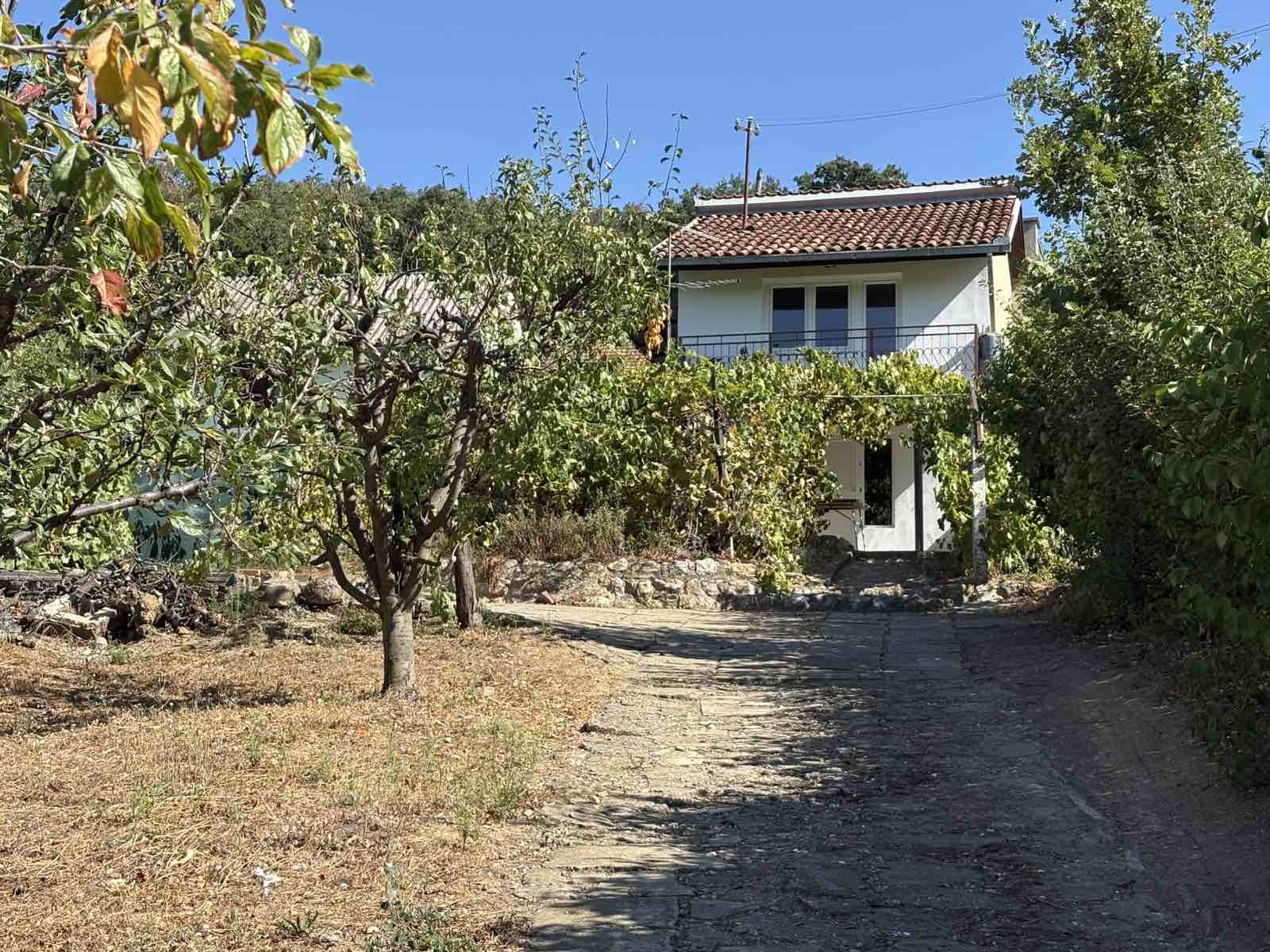 Vikend kuća 55m2,uknjižena,na 10ari placa