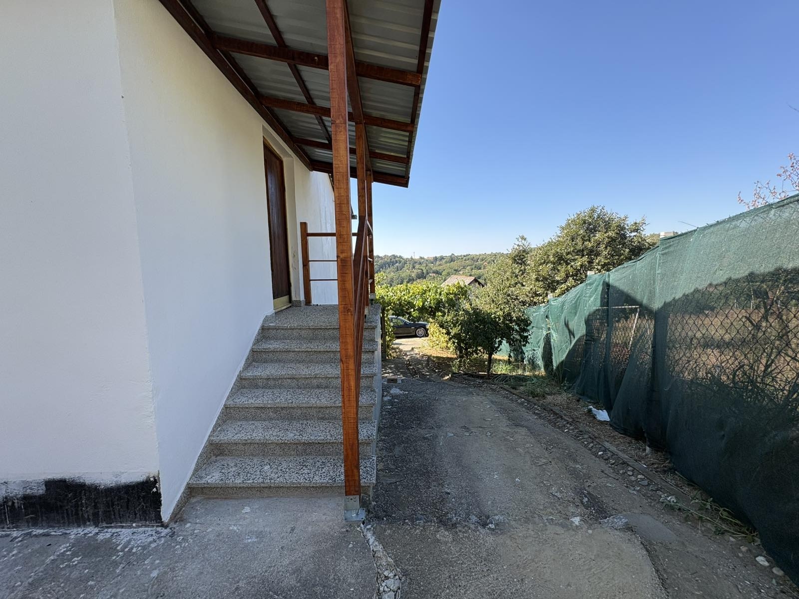 Vikend kuća 55m2,uknjižena,na 10ari placa