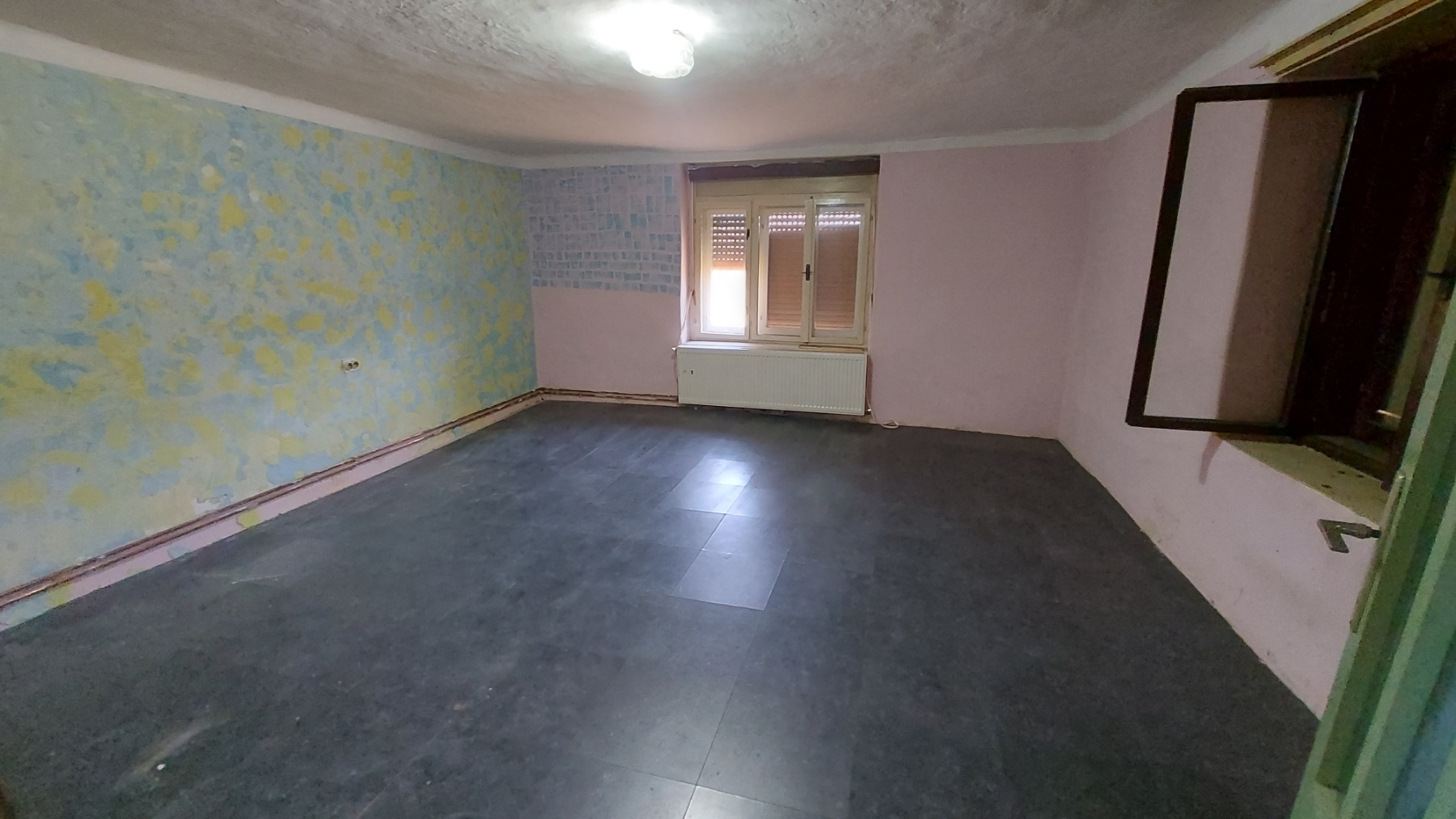 Prodajem kucu u Ivanovu