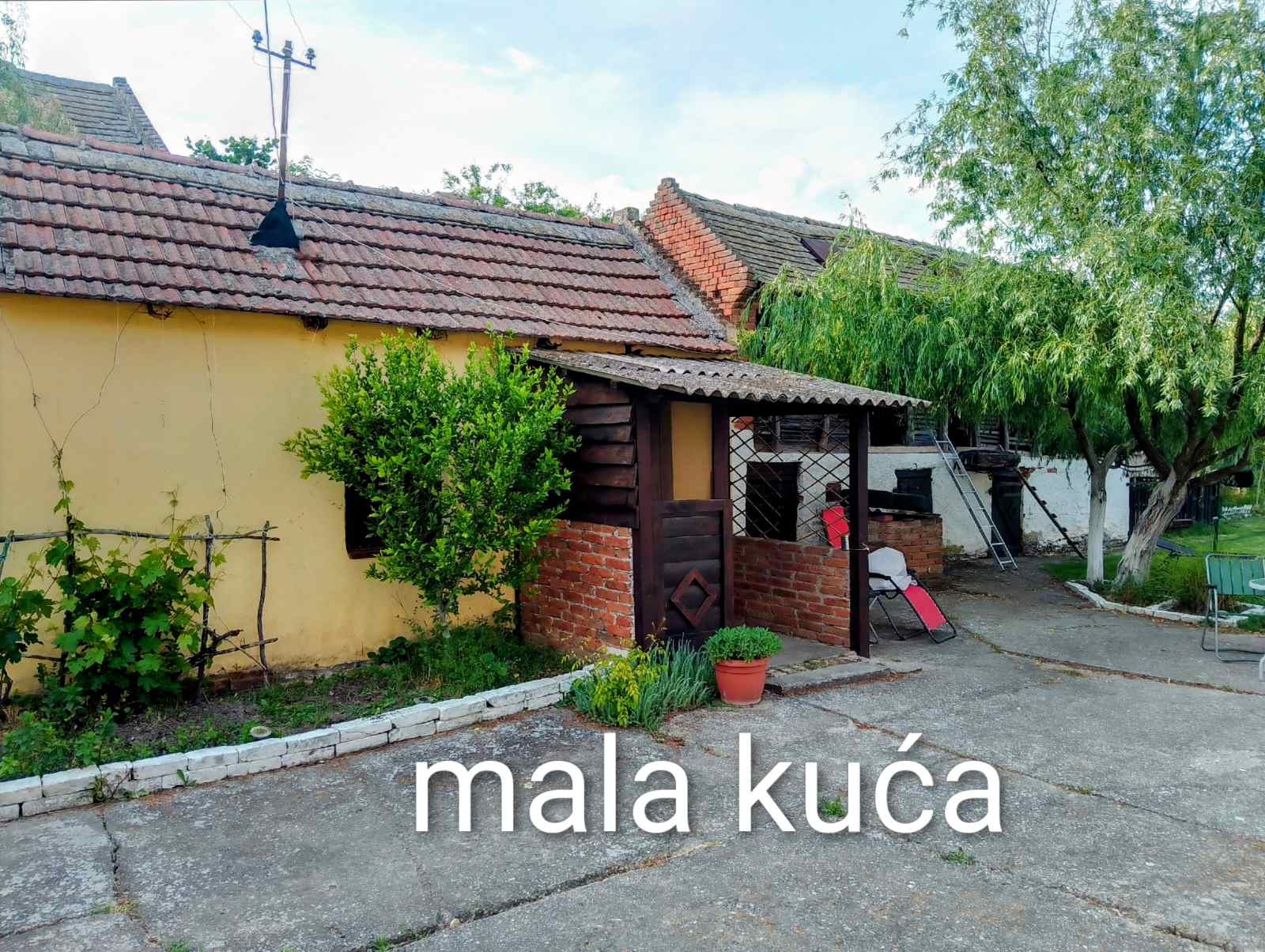 Prodajem seosko imanje u Banatskoj Dubici