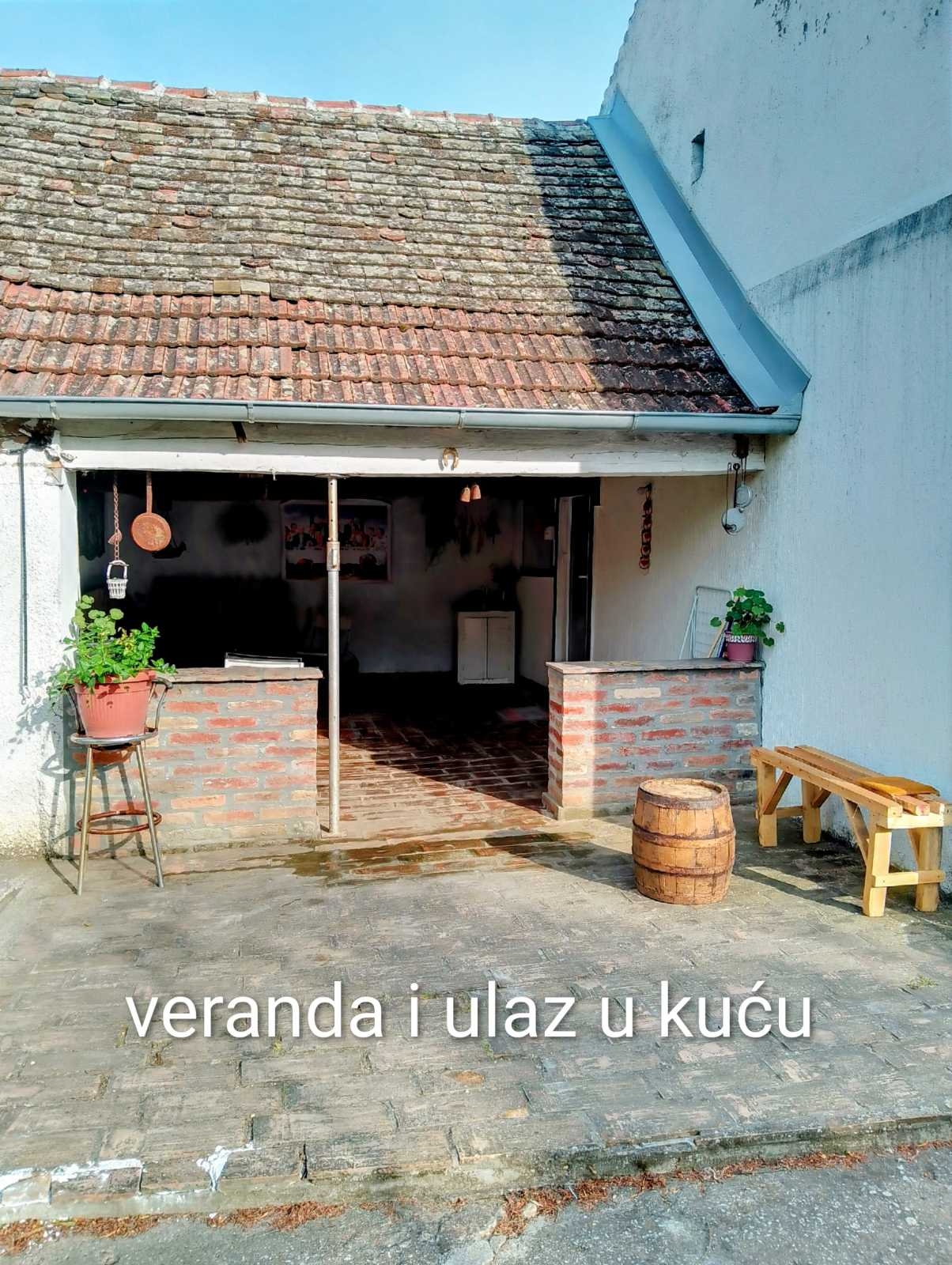 Prodajem seosko imanje u Banatskoj Dubici