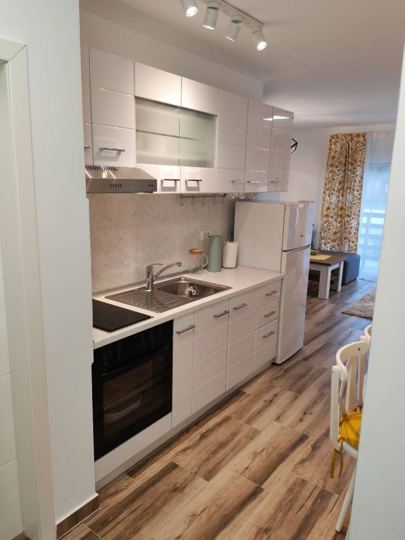 Prodajem opremljen apartman na Divčibarama