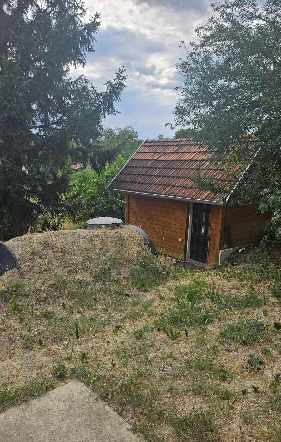 Na prodaju vikend kuca na Banstolu