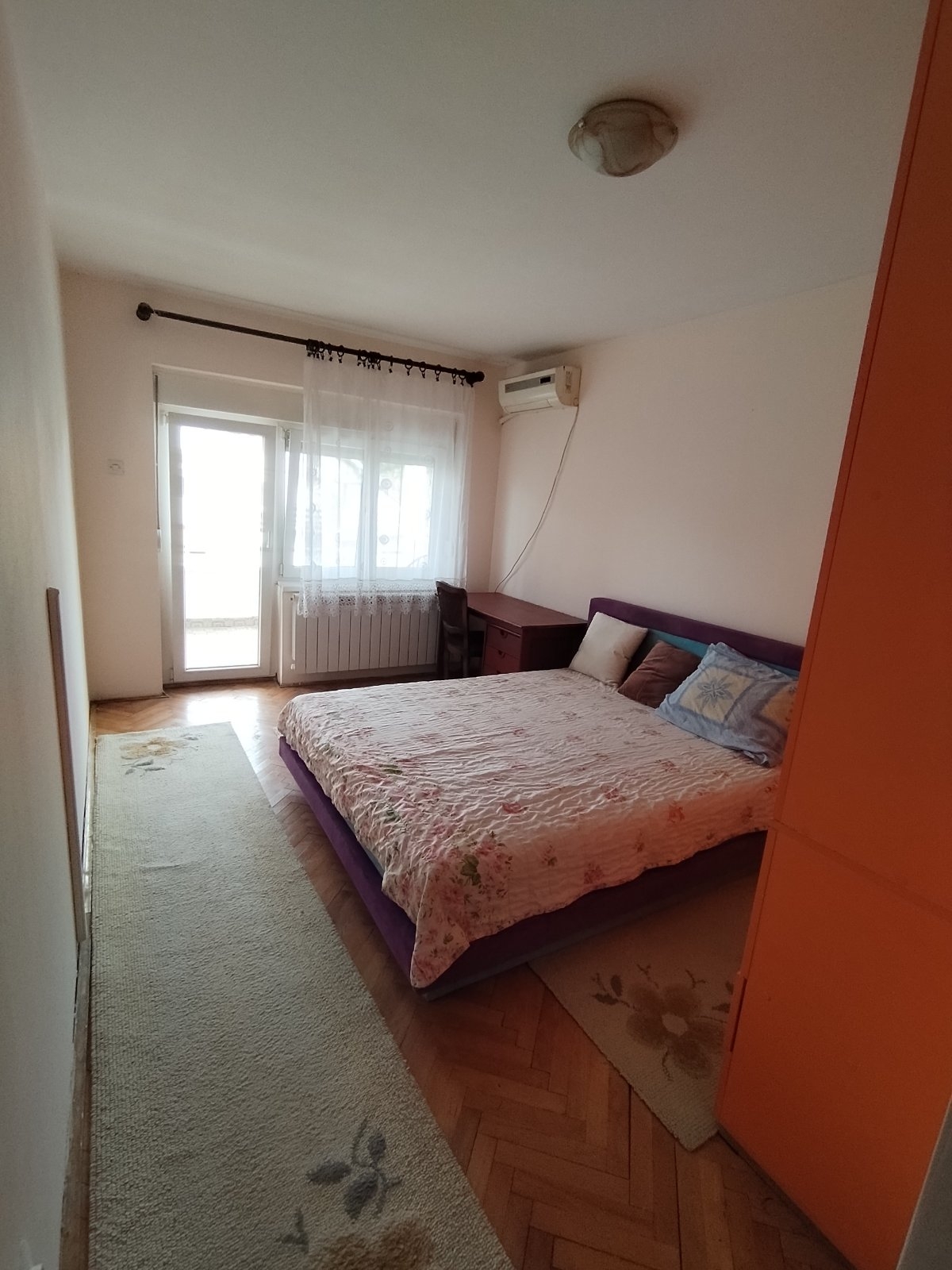 Izdajem trosoban namešten stan u Borči